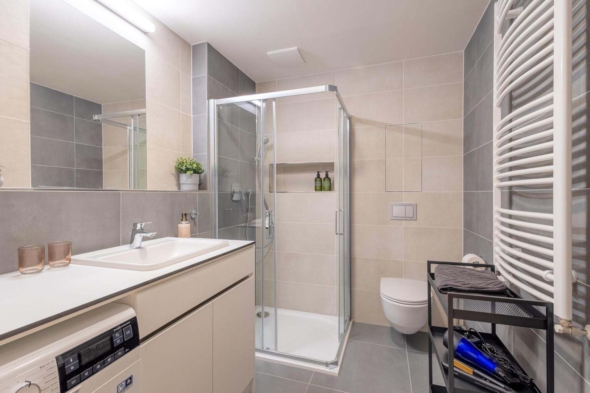 شقة Bright 2Br - 5Th Floor, Balcony, Free Parking By Gravity براغ المظهر الخارجي الصورة