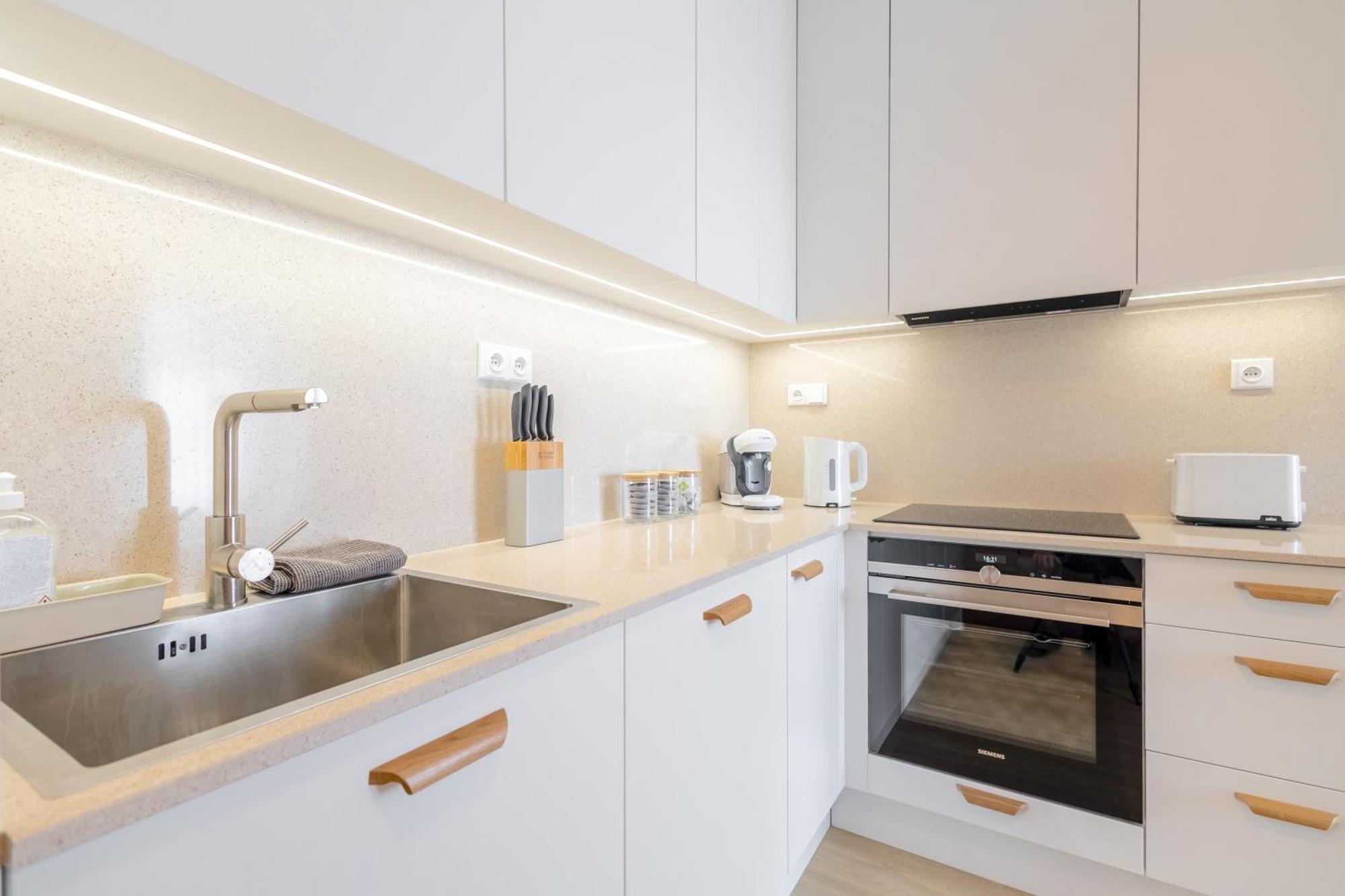 شقة Bright 2Br - 5Th Floor, Balcony, Free Parking By Gravity براغ المظهر الخارجي الصورة